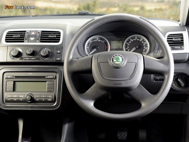 Pictures of Škoda Fabia GreenLine UK-spec (5J) 2009–10 (640 x 480)