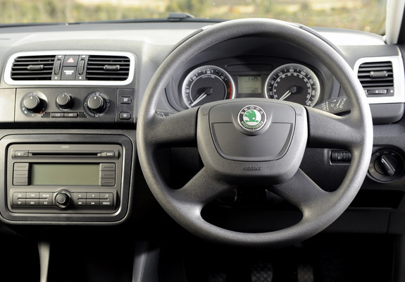 Pictures of Škoda Fabia GreenLine UK-spec (5J) 2009–10
