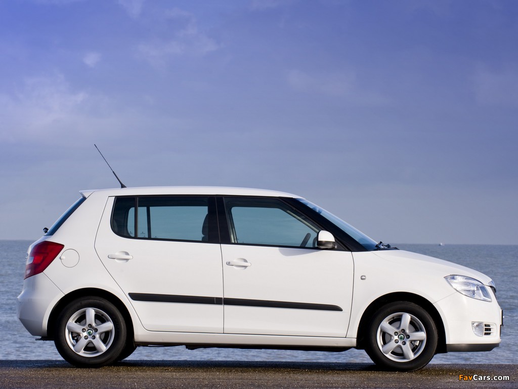 Pictures of Škoda Fabia GreenLine UK-spec (5J) 2009–10 (1024 x 768)