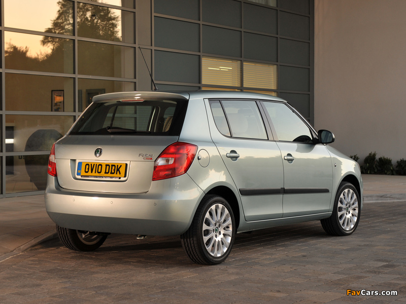 Pictures of Škoda Fabia UK-spec (5J) 2010 (800 x 600)