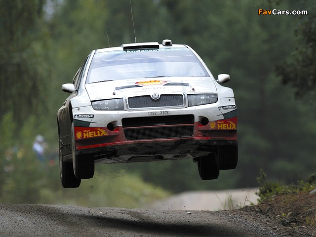 Škoda Fabia WRC (6Y) 2003–08 photos (640 x 480)