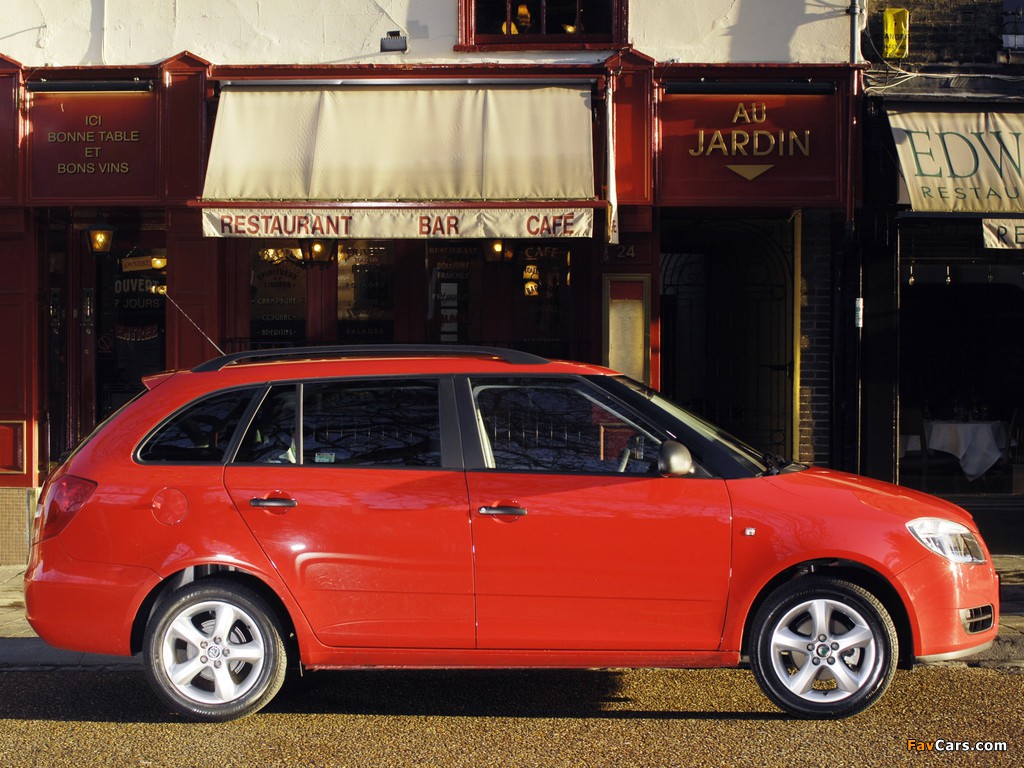 Škoda Fabia Combi UK-spec (5J) 2007–10 photos (1024 x 768)