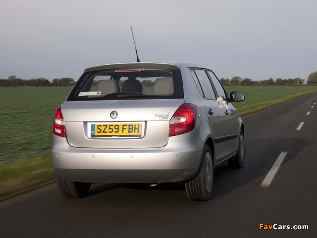 Škoda Fabia UK-spec (5J) 2007–10 pictures (640 x 480)