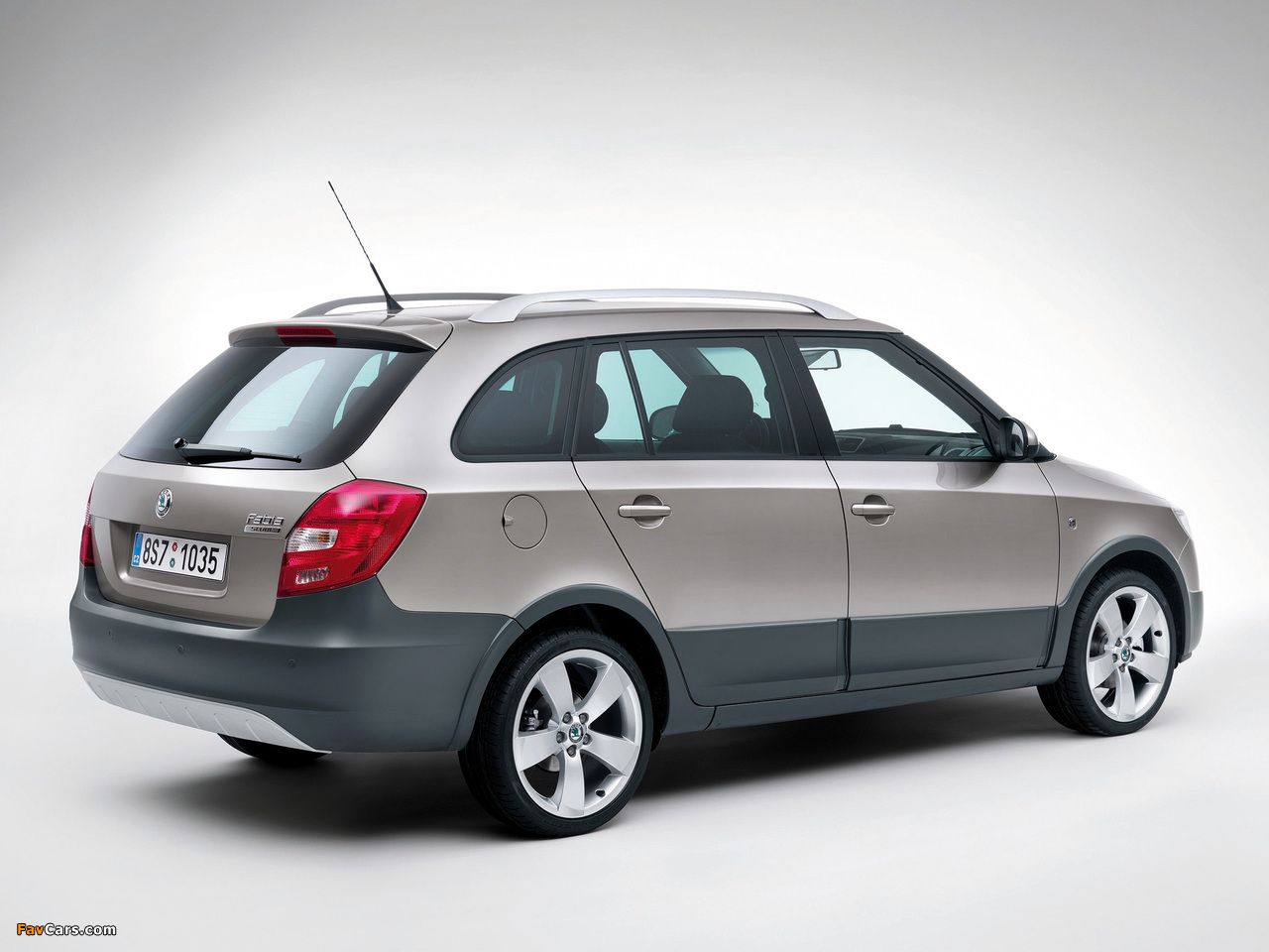 Škoda Fabia Scout Combi (5J) 2009–10 images (1280 x 960)