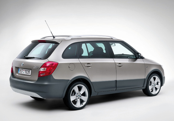 Škoda Fabia Scout Combi (5J) 2009–10 images