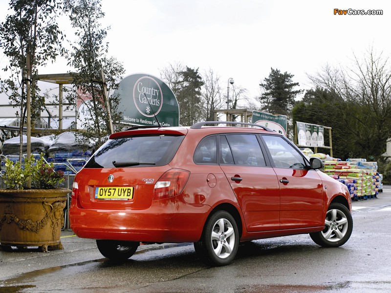 Škoda Fabia Combi UK-spec (5J) 2007–10 wallpapers (800 x 600)