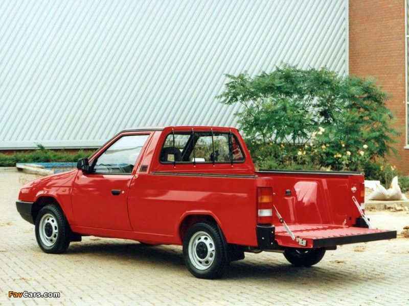 Images of Škoda Favorit Foreman II Pick-up (Type 787) 1991–95 (800 x 600)