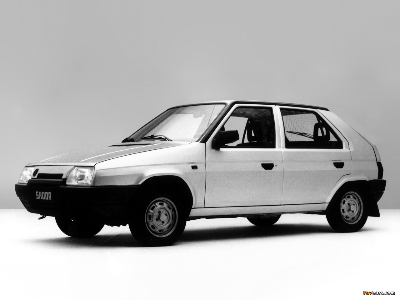 Photos of Škoda Favorit (Type 781) 1987–94 (1280 x 960)