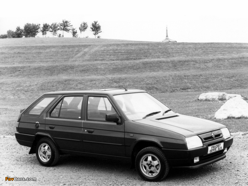 Photos of Škoda Favorit Estate (Type 785) 1991–95 (800 x 600)