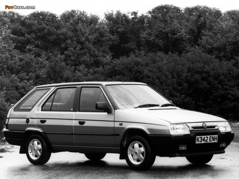 Photos of Škoda Favorit Estate Silverline (Type 785) 1993–95 (800 x 600)