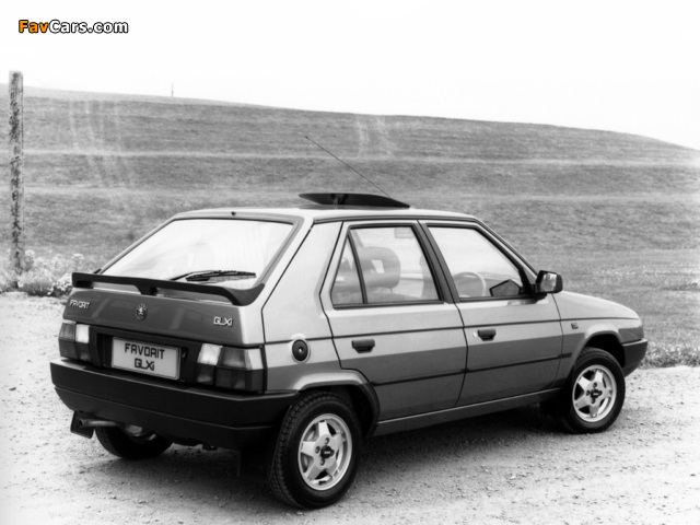 Pictures of Škoda Favorit UK-spec (Type 781) 1989–94 (640 x 480)