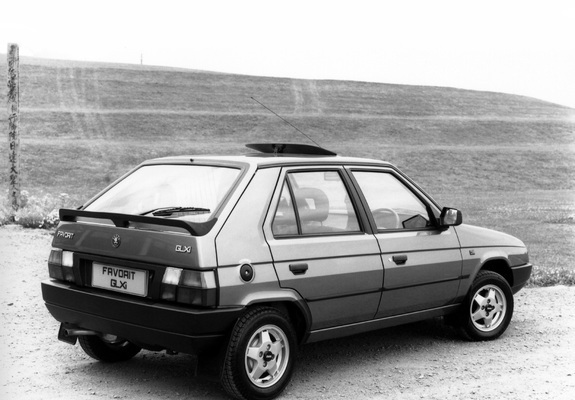 Pictures of Škoda Favorit UK-spec (Type 781) 1989–94