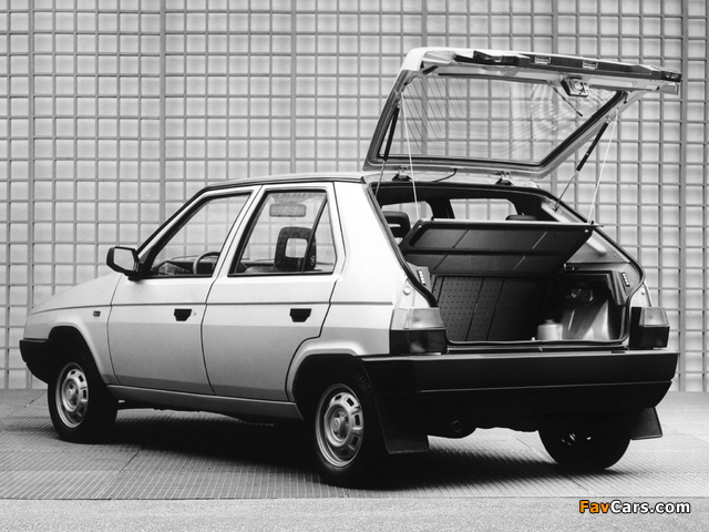 Škoda Favorit (Type 781) 1987–94 photos (640 x 480)