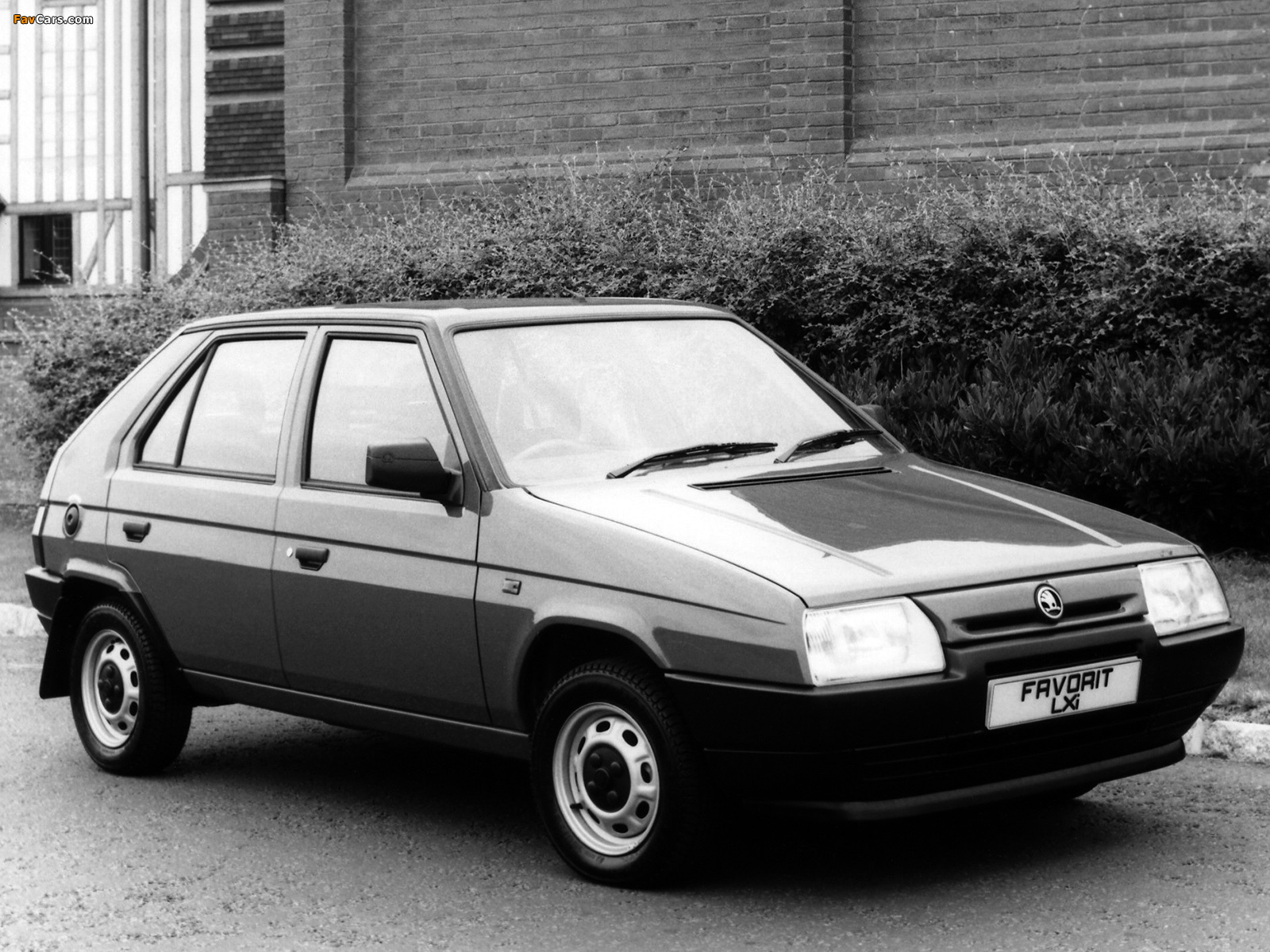 Škoda Favorit UK-spec (Type 781) 1989–94 pictures (1600 x 1200)