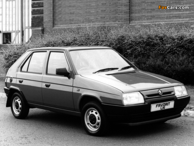 Škoda Favorit UK-spec (Type 781) 1989–94 pictures (640 x 480)