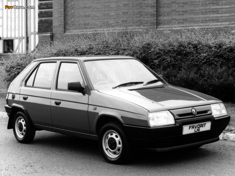 Škoda Favorit UK-spec (Type 781) 1989–94 pictures (800 x 600)