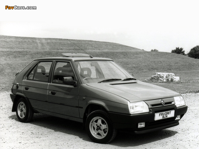 Škoda Favorit UK-spec (Type 781) 1989–94 wallpapers (640 x 480)
