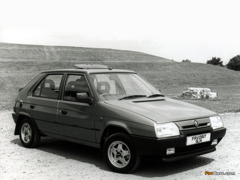 Škoda Favorit UK-spec (Type 781) 1989–94 wallpapers (800 x 600)