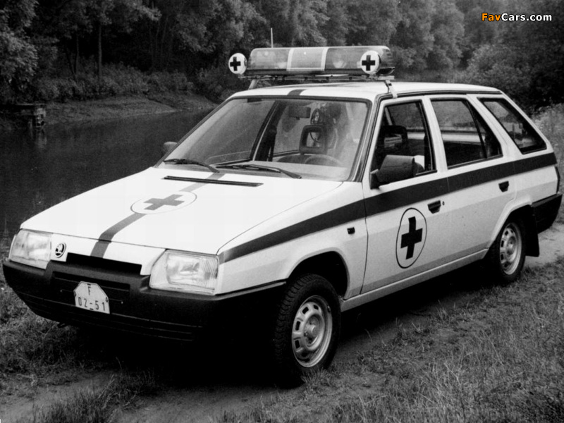 Škoda Forman Medical (Type 785) 1992–95 photos (800 x 600)