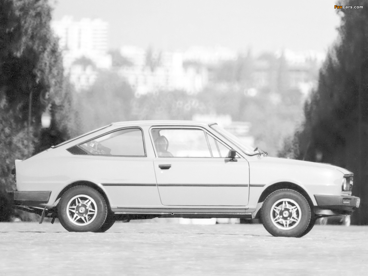 Images of Škoda Garde (Type 743) 1981–84 (1280 x 960)
