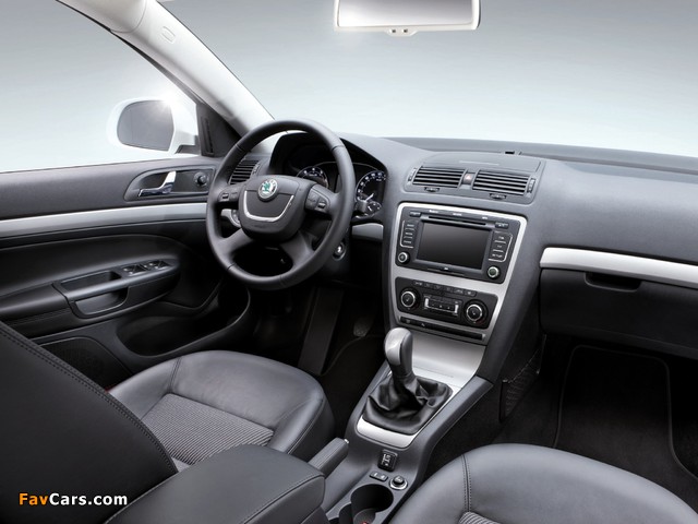 Photos of Škoda Octavia Combi LPG (1Z) 2009–13 (640 x 480)