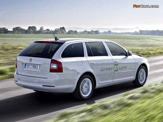 Photos of Škoda Octavia Green E Line Pre-production Test Car (1Z) 2012 (640 x 480)