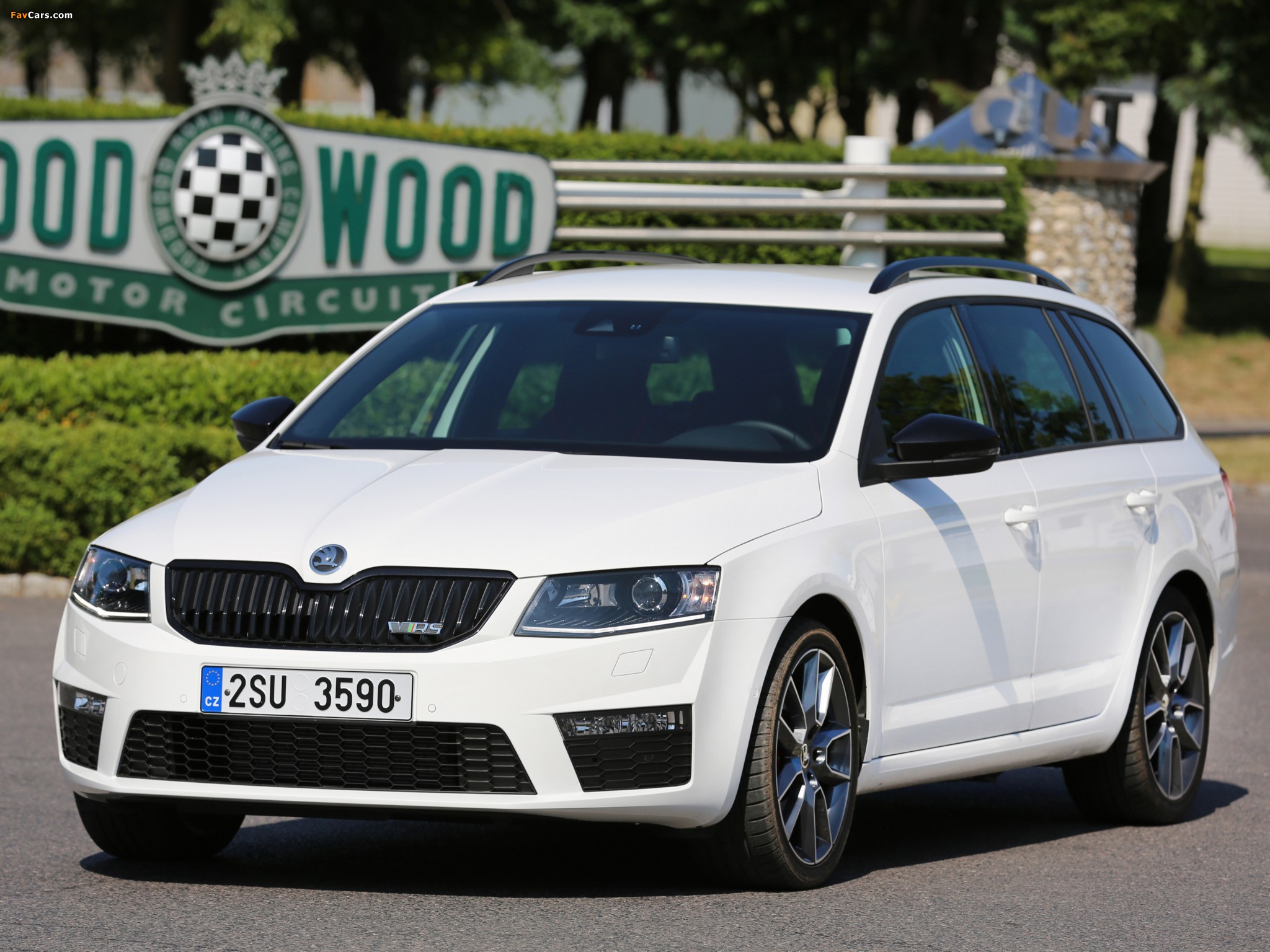 Photos of Škoda Octavia RS Combi (5E) 2013 (2048 x 1536)