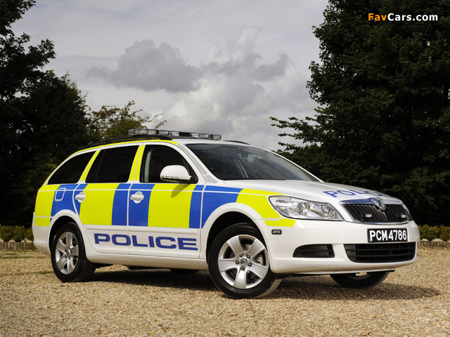 Pictures of Škoda Octavia Combi Police (1Z) 2009–13 (640 x 480)