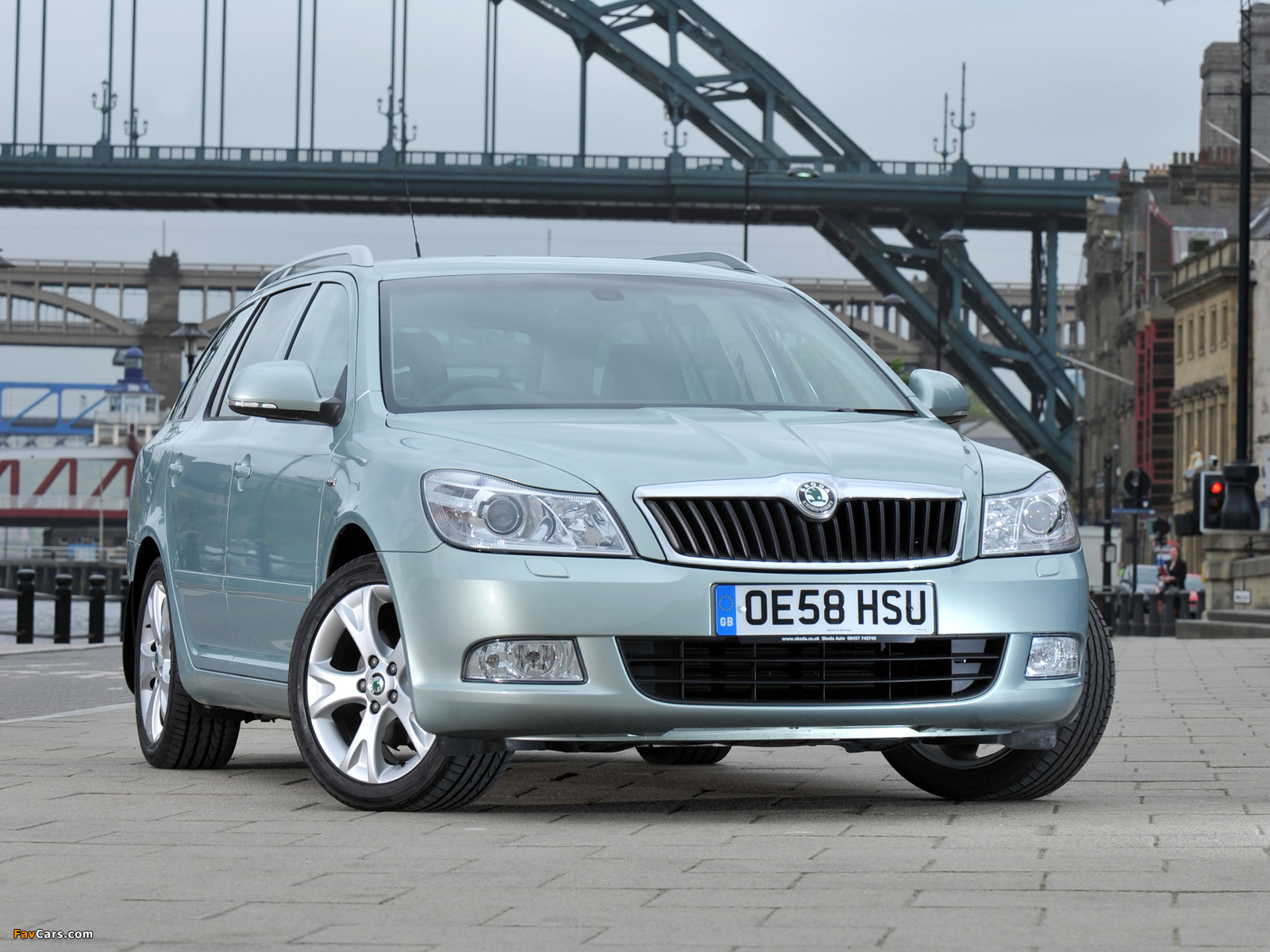 Škoda Octavia Combi UK-spec (1Z) 2008–13 wallpapers (1600 x 1200)