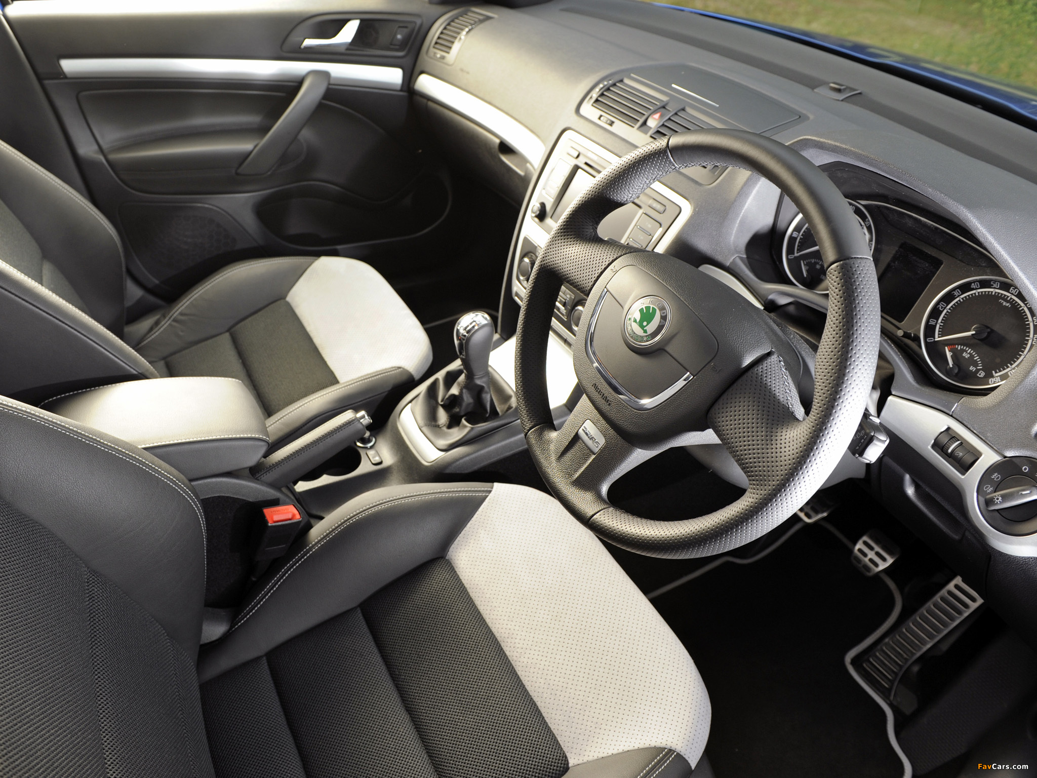 Škoda Octavia vRS (1Z) 2009–13 images (2048 x 1536)
