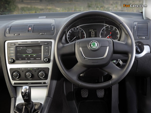 Škoda Octavia GreenLine Combi UK-spec (1Z) 2009–13 images (640 x 480)