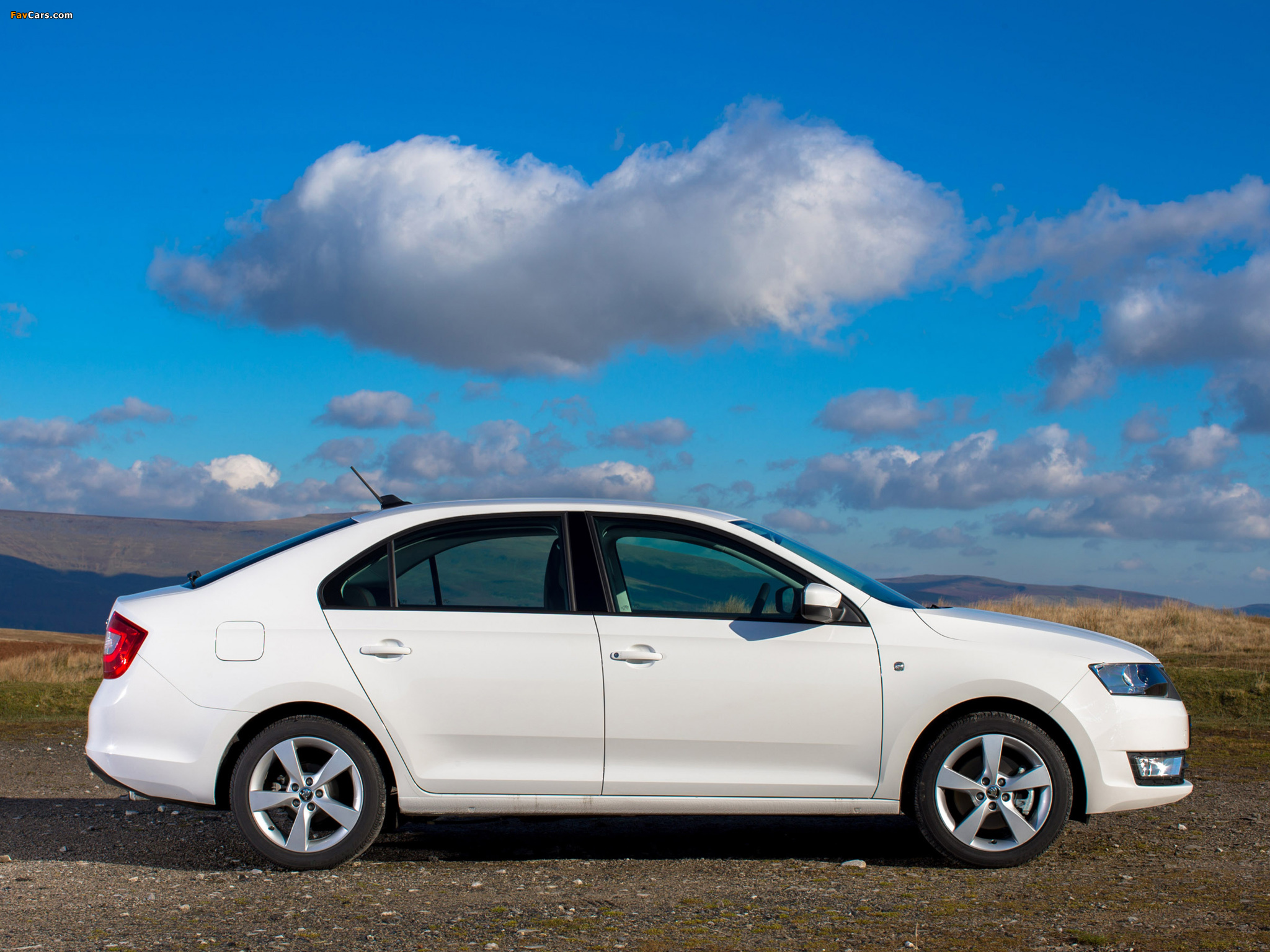Images of Škoda Rapid UK-spec 2012 (2048 x 1536)