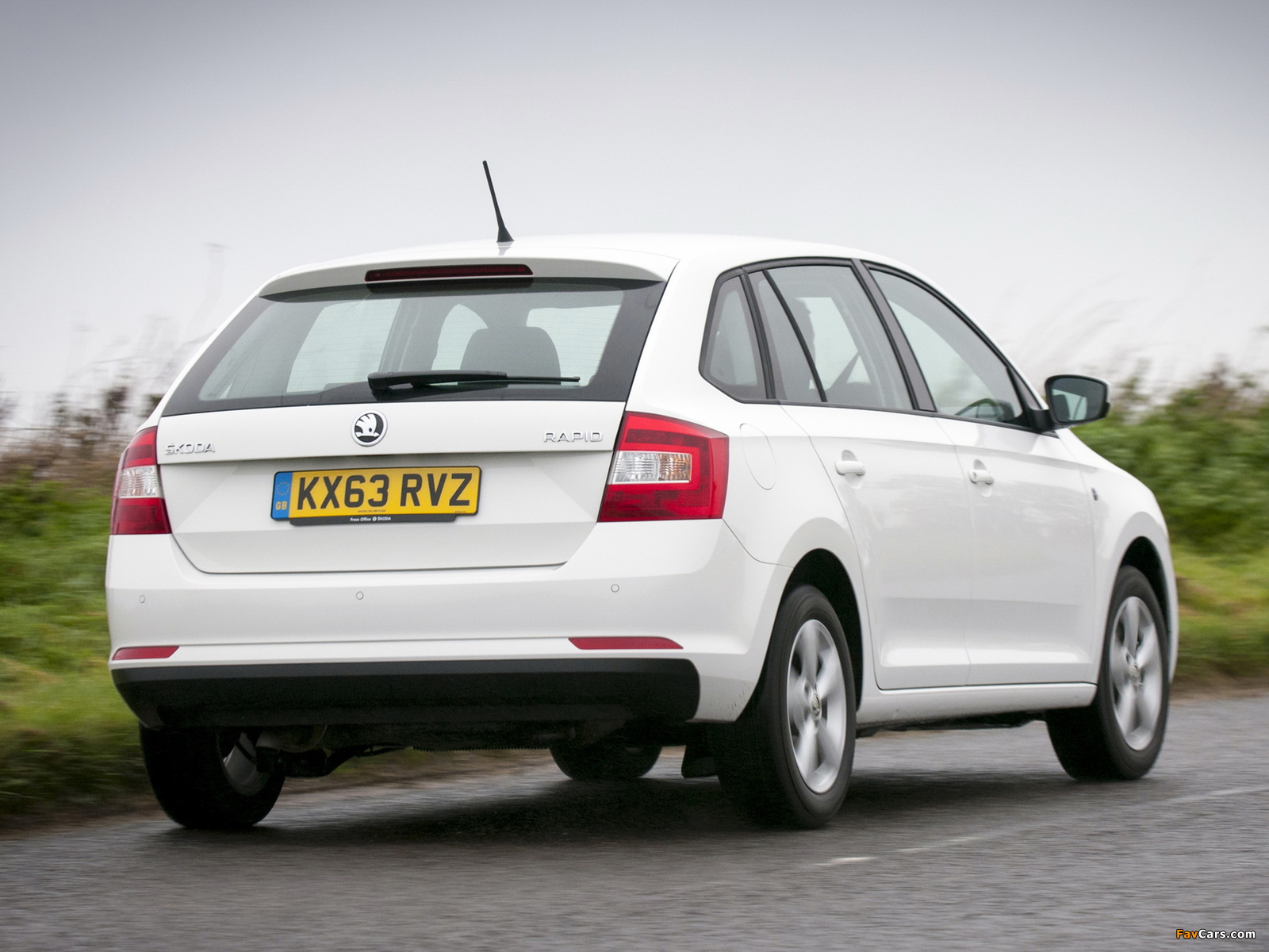 Pictures of Škoda Rapid Spaceback UK-spec 2013 (1600 x 1200)