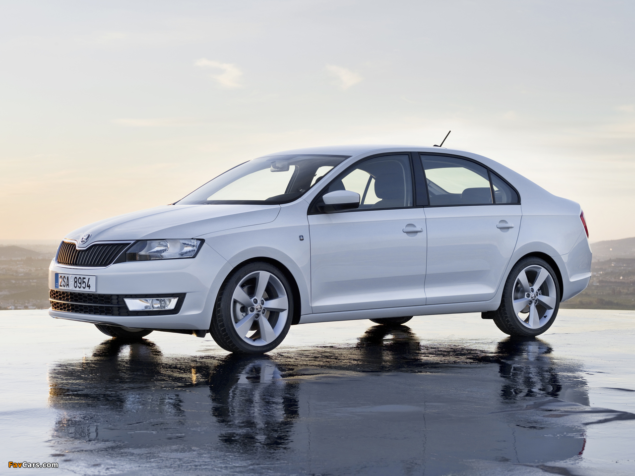 Škoda Rapid 2012 wallpapers (1280 x 960)