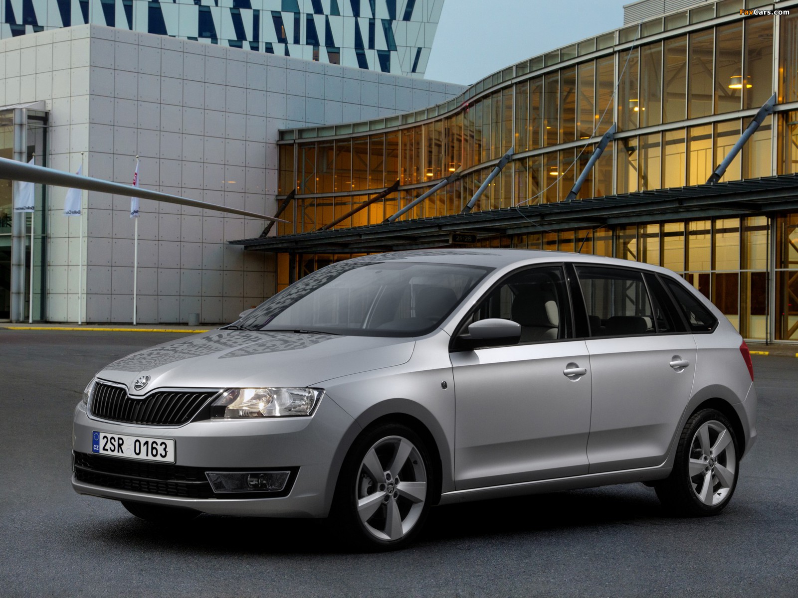 Škoda Rapid Spaceback 2013 wallpapers (1600 x 1200)