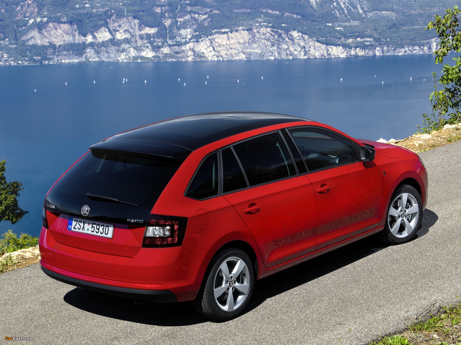 Škoda Rapid Spaceback 2013 wallpapers (1600 x 1200)