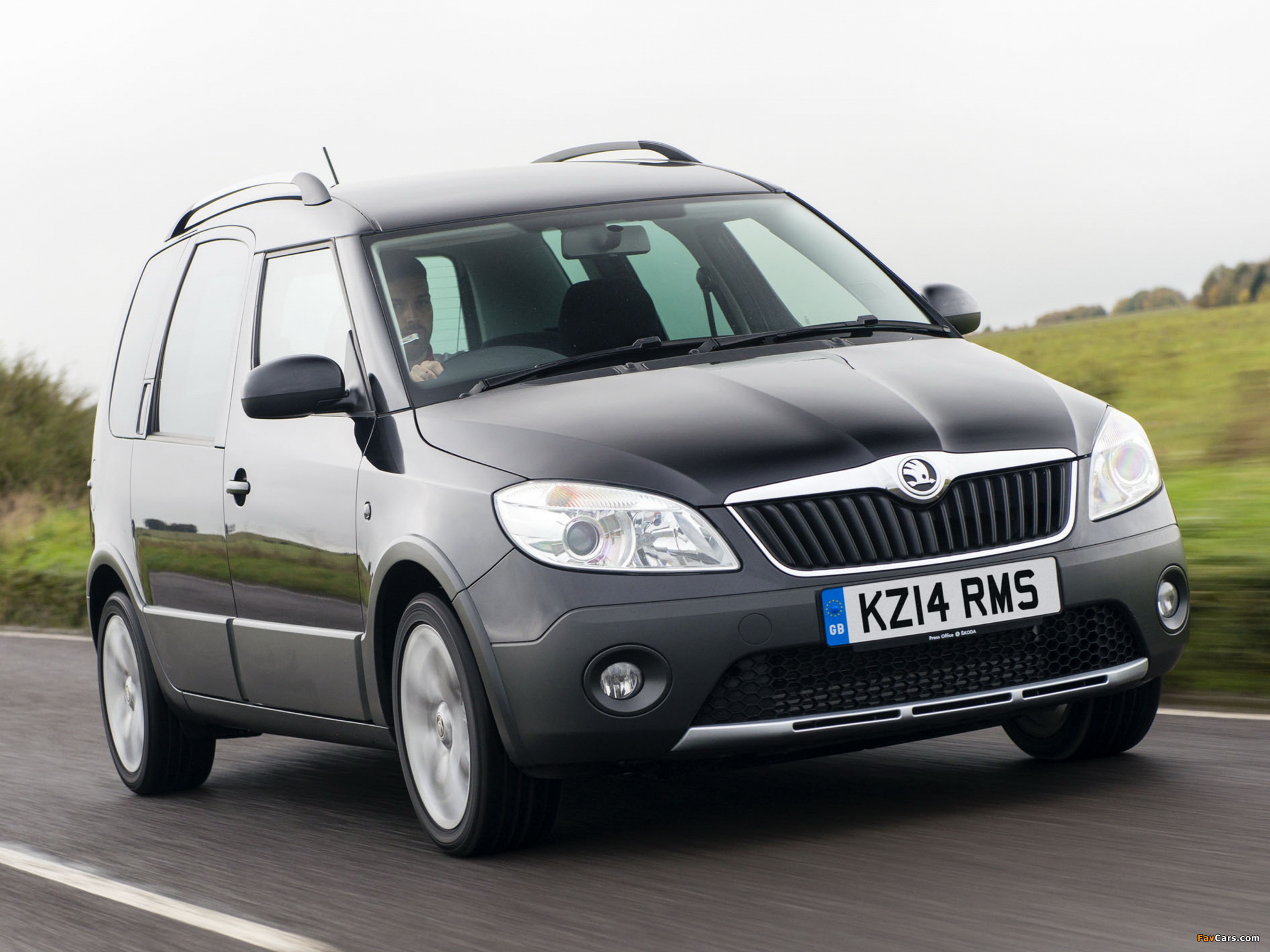 Photos of Škoda Roomster Scout UK-spec 2010 (2048 x 1536)