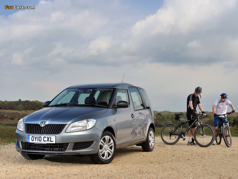 Škoda Roomster UK-spec 2010 images (800 x 600)