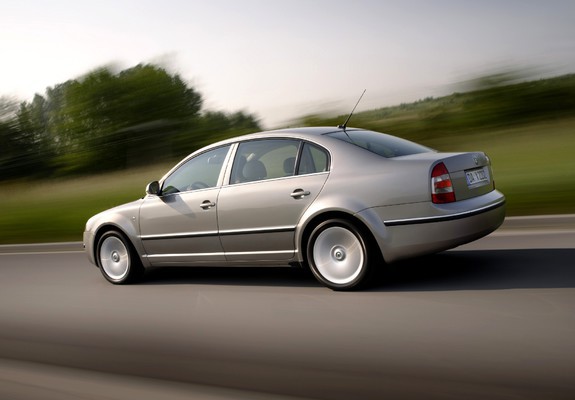 Images of Škoda Superb 2006–08