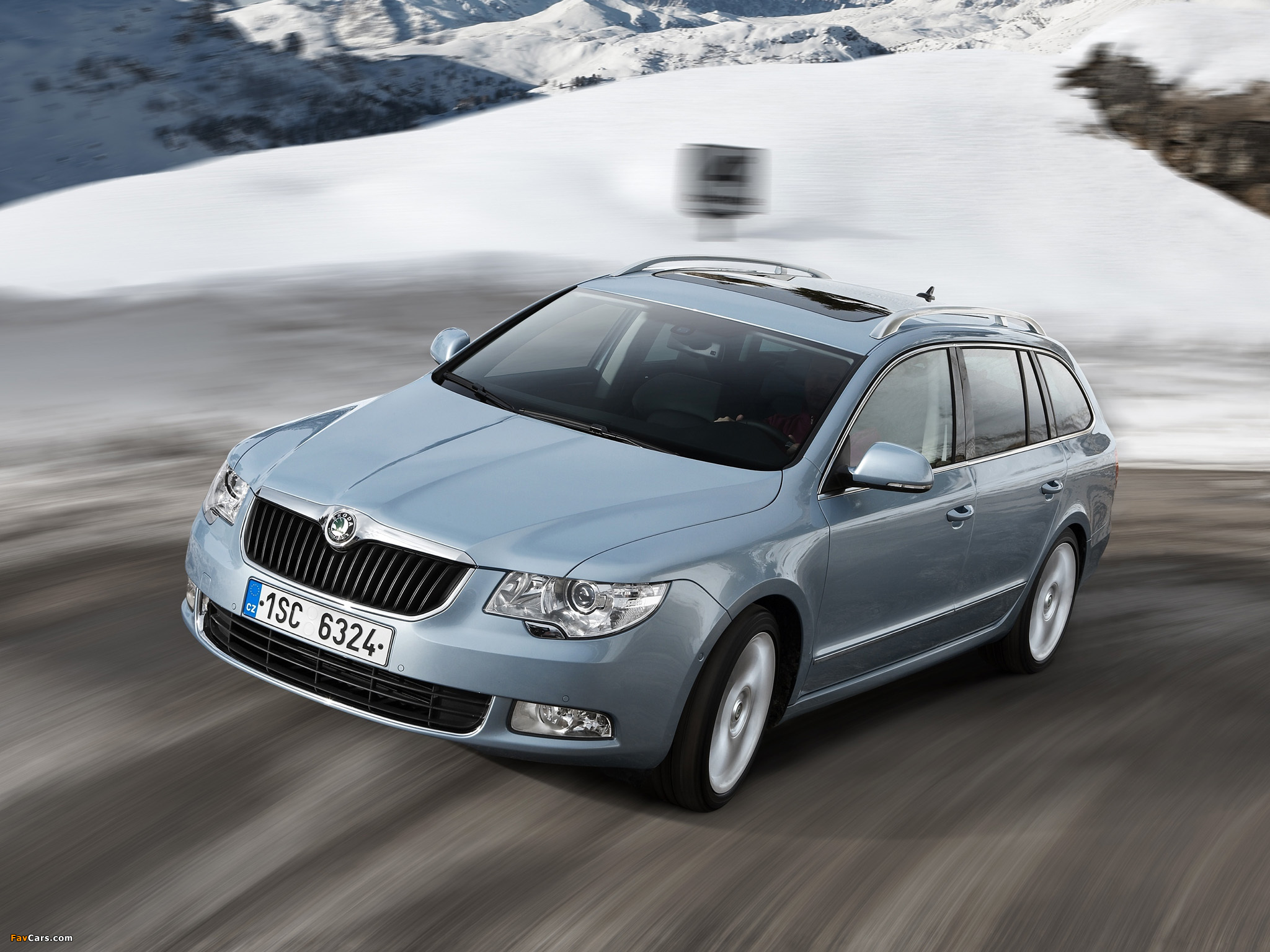 Images of Škoda Superb Combi 4x4 2010–13 (2048 x 1536)