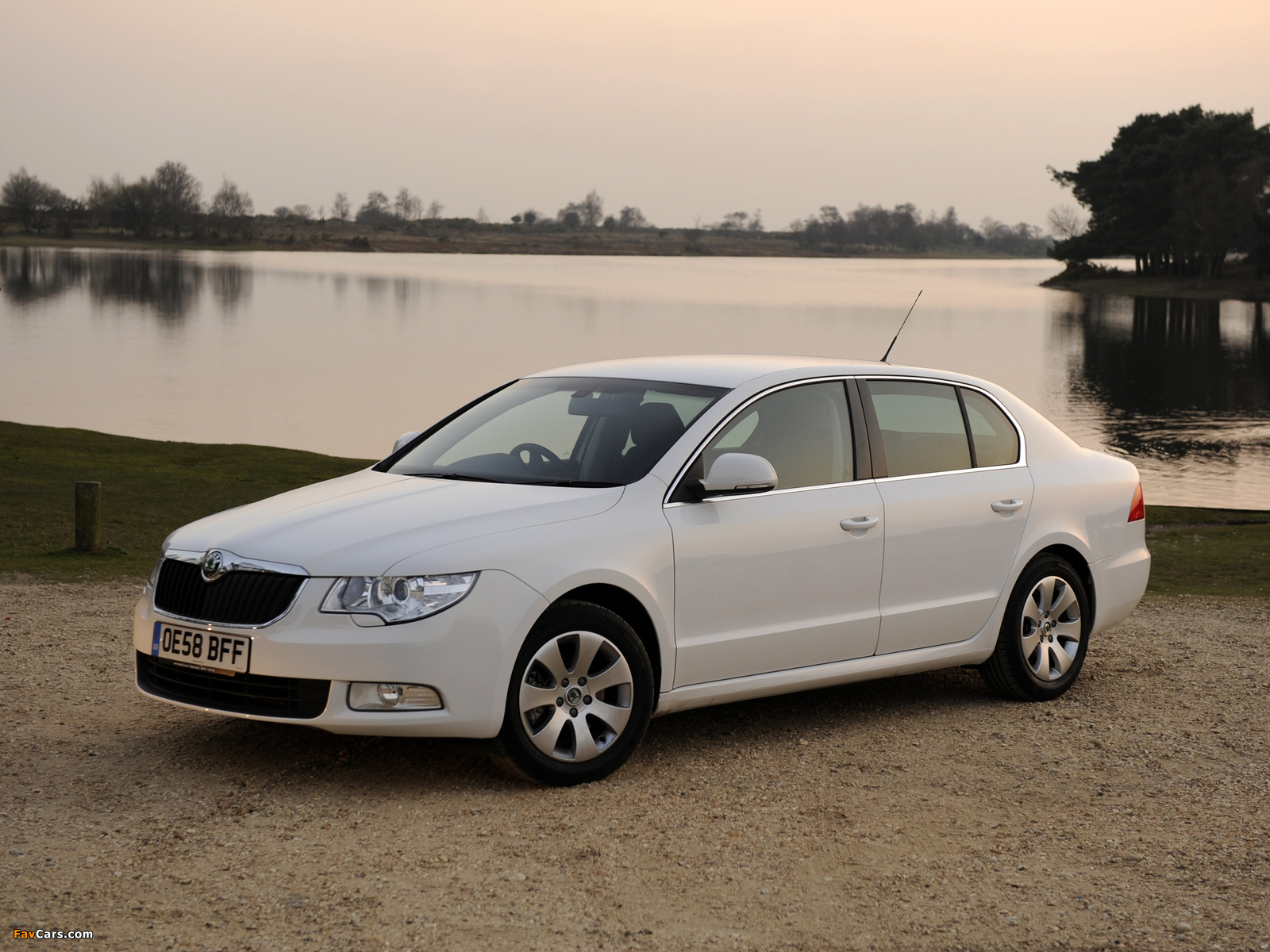 Photos of Škoda Superb GreenLine UK-spec 2009–13 (1600 x 1200)