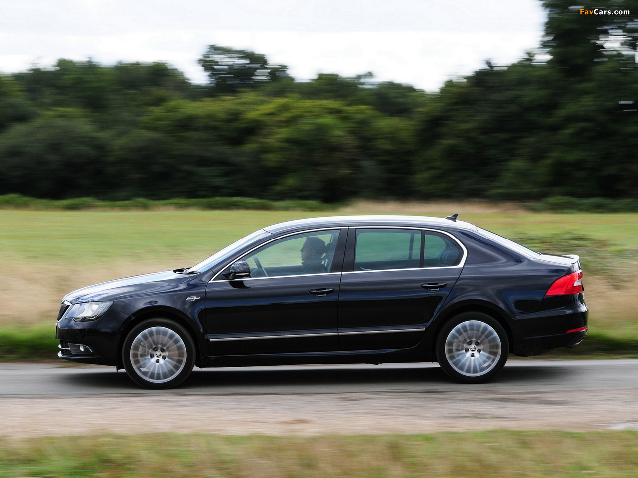 Photos of Škoda Superb Laurin & Klement UK-spec 2013 (1280 x 960)