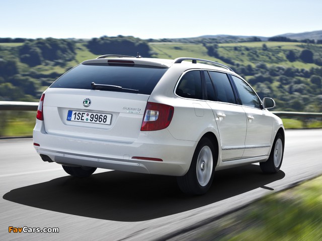 Pictures of Škoda Superb Combi GreenLine 2009–13 (640 x 480)