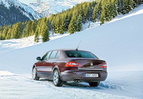 Pictures of Škoda Superb 4x4 2009–13