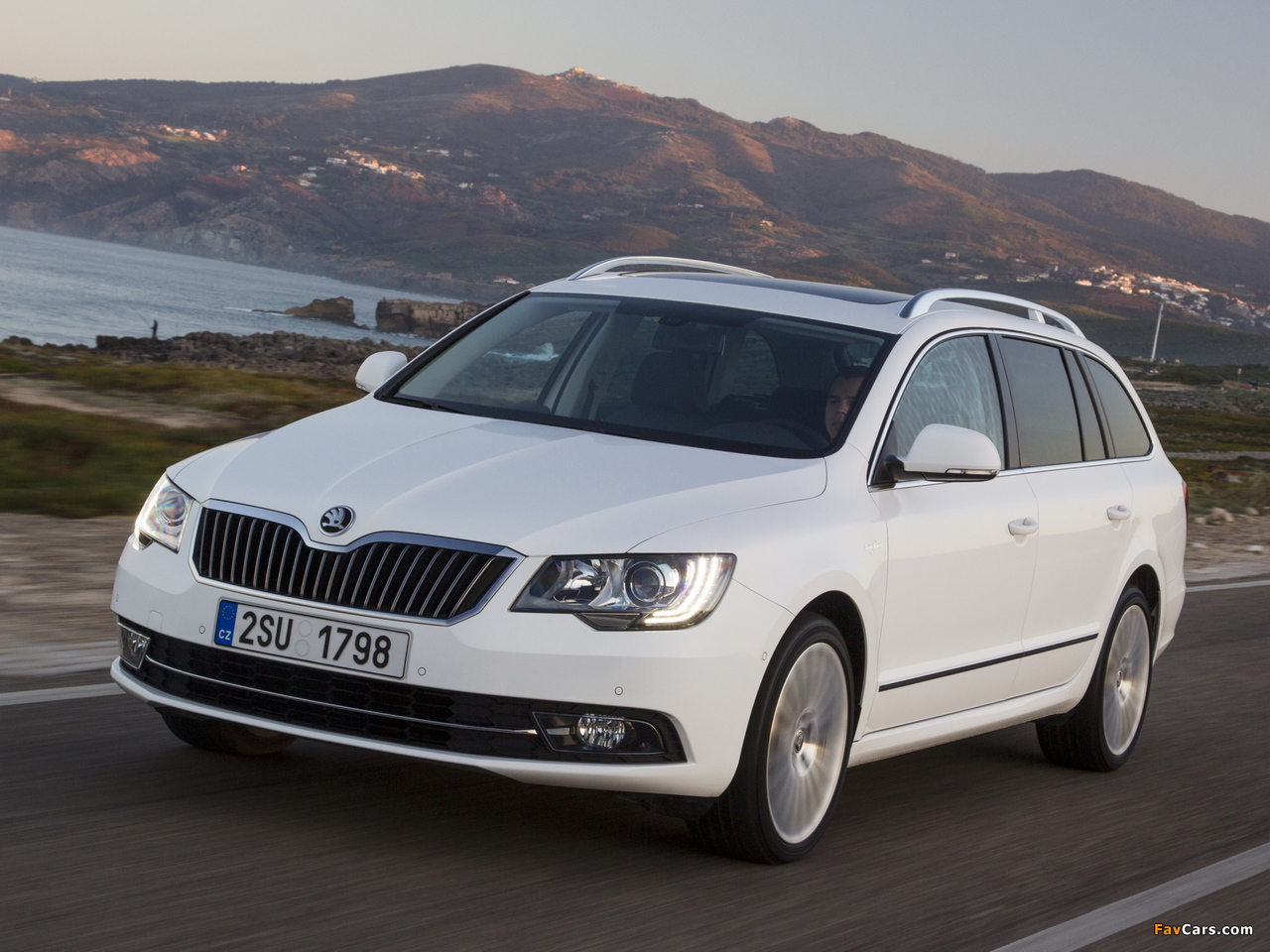 Pictures of Škoda Superb Combi Laurin & Klement 2013 (1280 x 960)