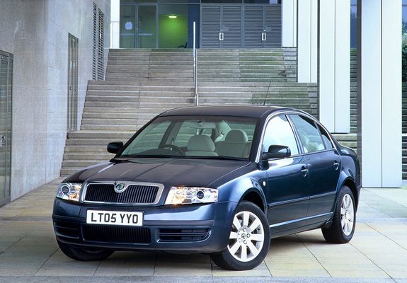 Škoda Superb UK-spec 2002–06 images