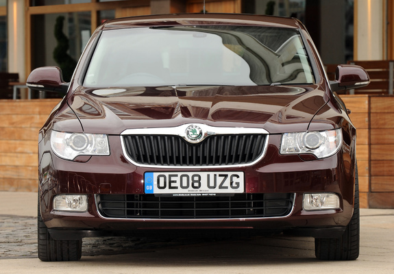 Škoda Superb UK-spec 2008–13 images