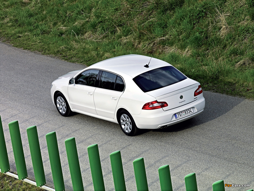 Škoda Superb GreenLine 2009–13 photos (1024 x 768)