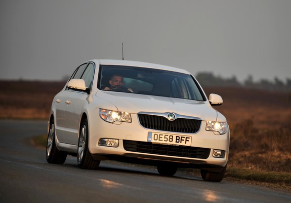 Škoda Superb GreenLine UK-spec 2009–13 pictures