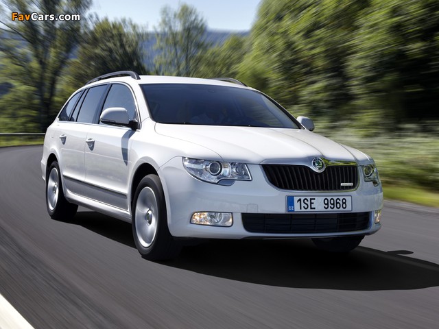 Škoda Superb Combi GreenLine 2009–13 wallpapers (640 x 480)